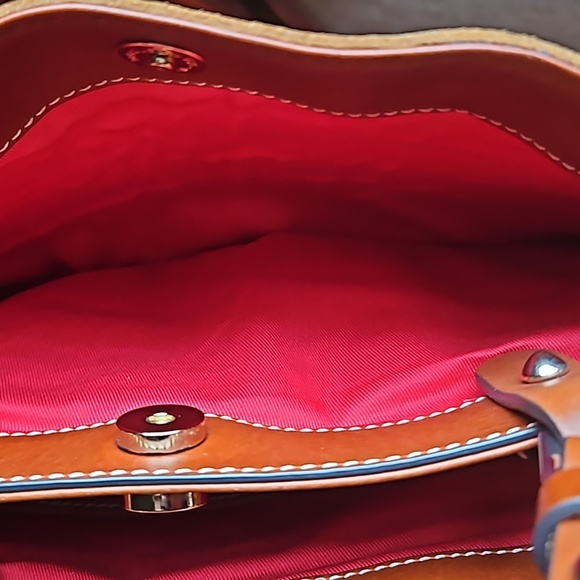 Dooney &Bourke Large Flynn - Picture 7 of 9